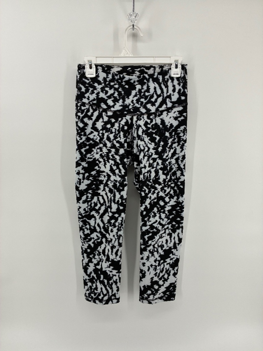 MASSIVE $10SALE Old Navy TALL Active Black & White Yoga Pants